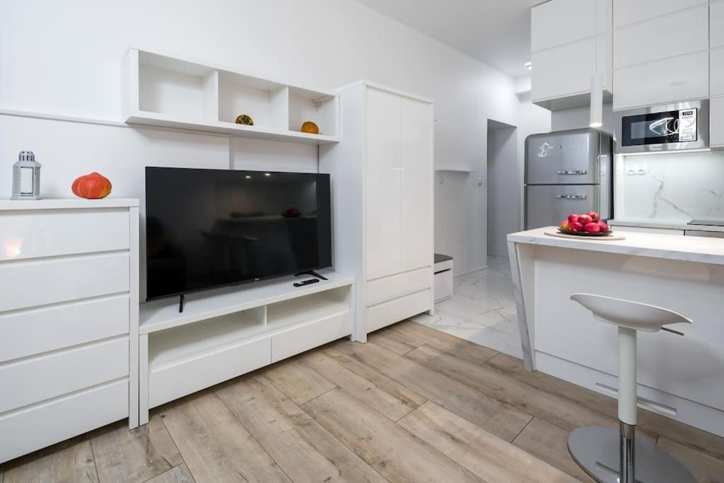 Charming Apartment In Calm And Central Area クラクフ エクステリア 写真