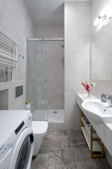 Charming Apartment In Calm And Central Area クラクフ エクステリア 写真