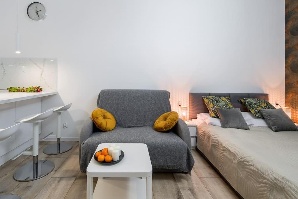 Charming Apartment In Calm And Central Area クラクフ エクステリア 写真