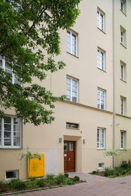 Charming Apartment In Calm And Central Area クラクフ エクステリア 写真
